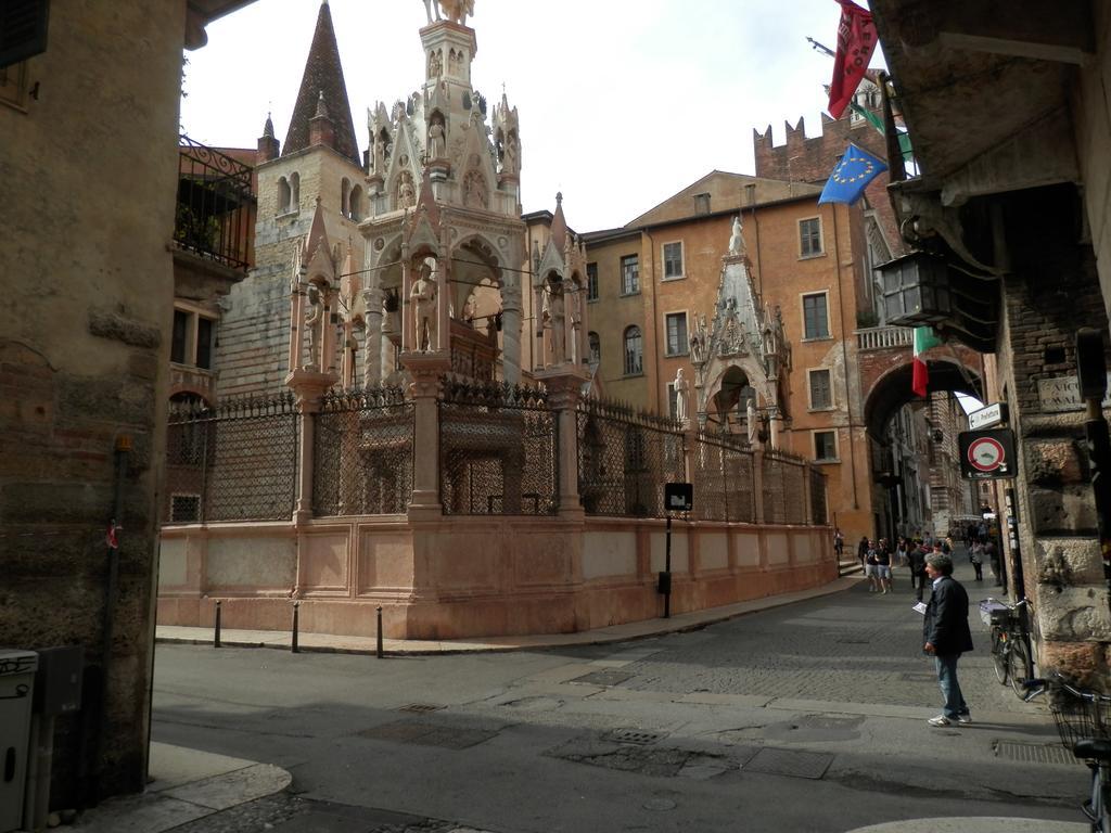 Casa Ferrari Appartamento Verona Sanificato Ozono מראה חיצוני תמונה